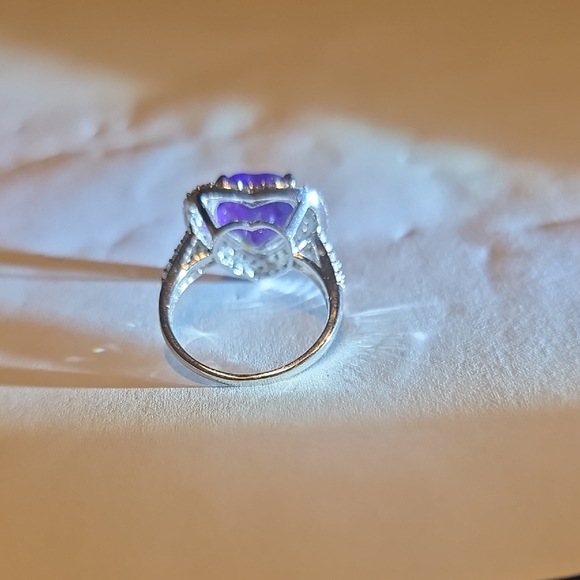 Heart-Shaped Purple Gemstone Ring - Picture 3 of 8